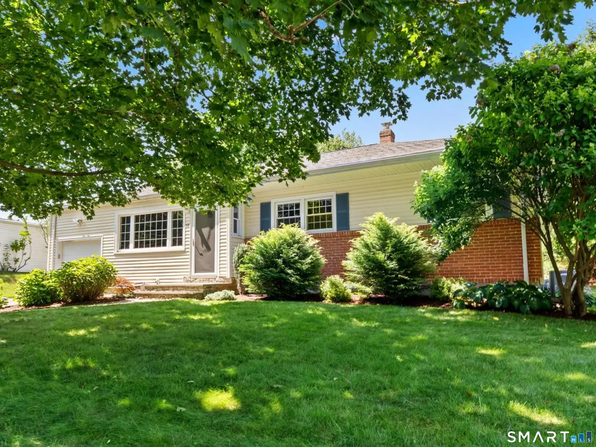 16 East Maxwell Drive, West Hartford, CT 06107 - #1