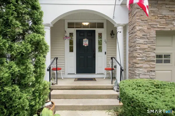28 Woodcrest Lane #28, Danbury, CT 06810