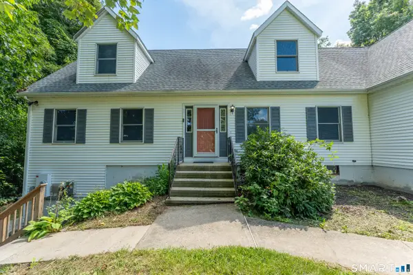 11 Lochdale Drive, Montville, CT 06370