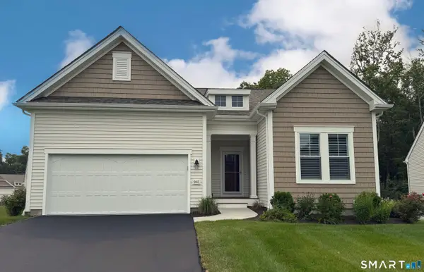 941 Mackenzie Lane #941, Oxford, CT 06478