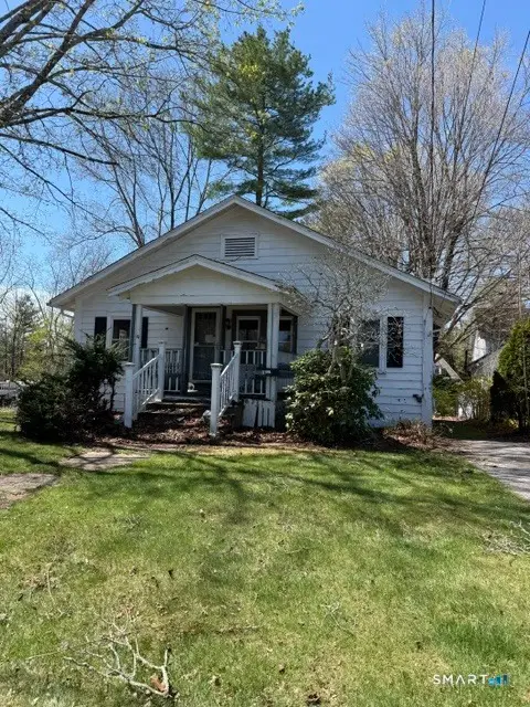 11 Cottage Street, Putnam, CT 06260