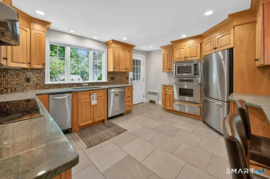 50 Woodridge Circle, West Hartford, CT 06107 - #3