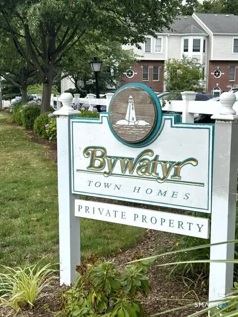 82 Bywatyr Lane #82, Bridgeport, CT 06605