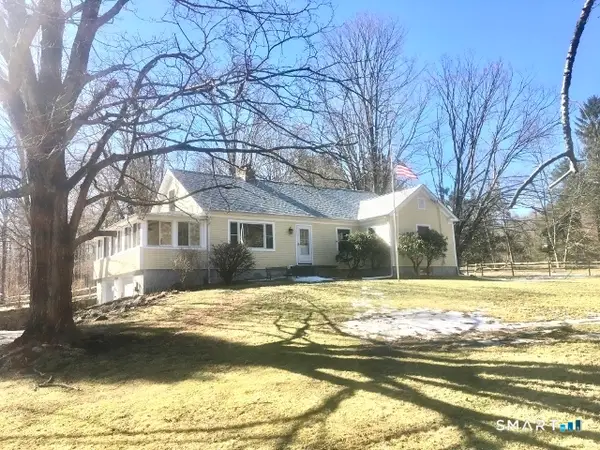 14 Apple Tree Lane, Woodbridge, CT 06525
