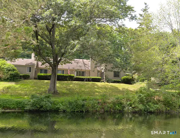 16 Heritage Village #A, Southbury, CT 06488