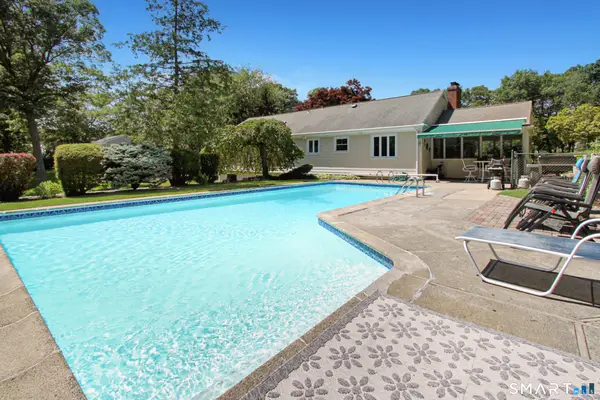 21 Twin Circle Drive, Trumbull, CT 06611