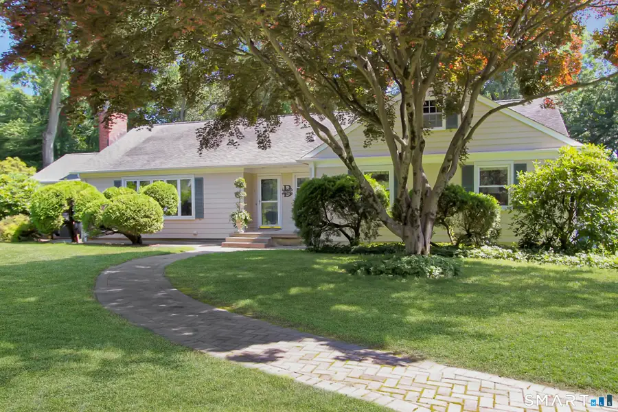 21 Twin Circle Drive, Trumbull, CT 06611 - #2