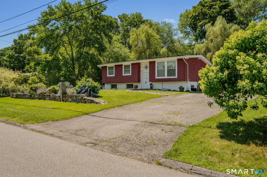 17 Meeting House Lane, Ledyard, CT 06339 - #3