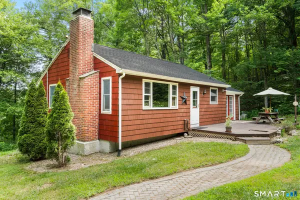 32 Fairview Avenue, New Hartford, CT 06057