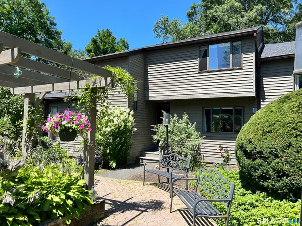 4 Alder Court #4, Woodbury, CT 06798