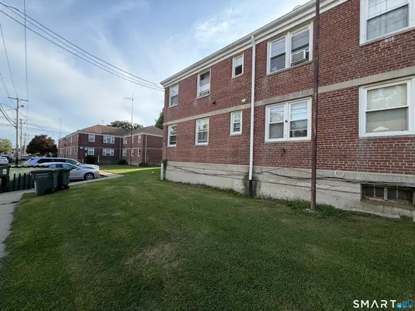 325 North Bishop Avenue #Bld 93 Apt 25, Bridgeport, CT 06610