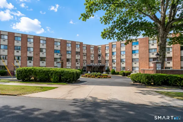 1700 Broadbridge Avenue #C33, Stratford, CT 06614