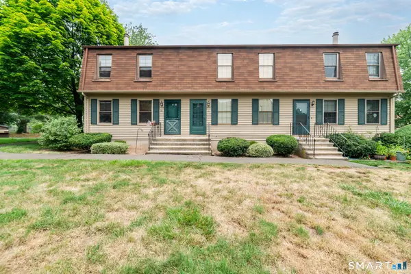 33 Bay Path Way #33, Branford, CT 06405