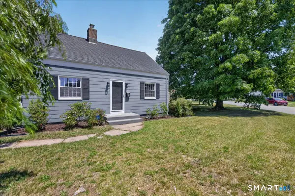 5 Lynmot Road, Hamden, CT 06514