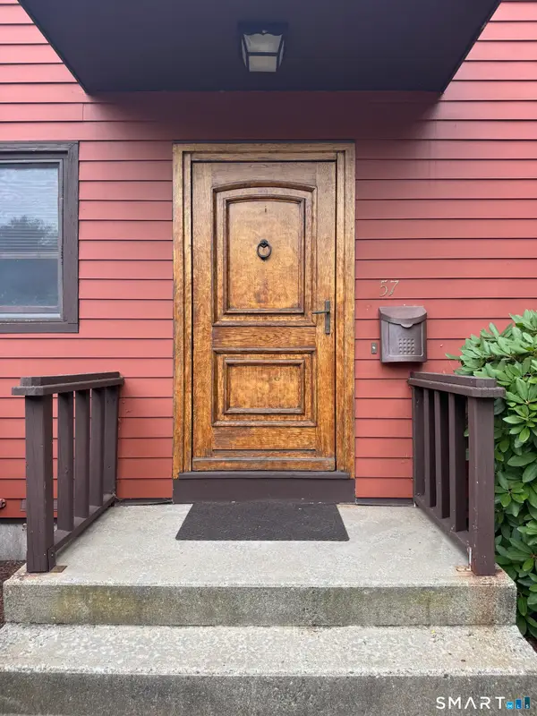57 Courtland Drive #57, Groton, CT 06340