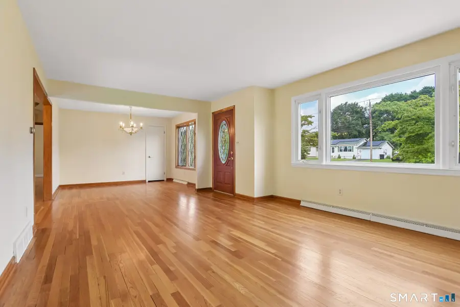 19 Palmer Road, North Haven, CT 06473 - #3