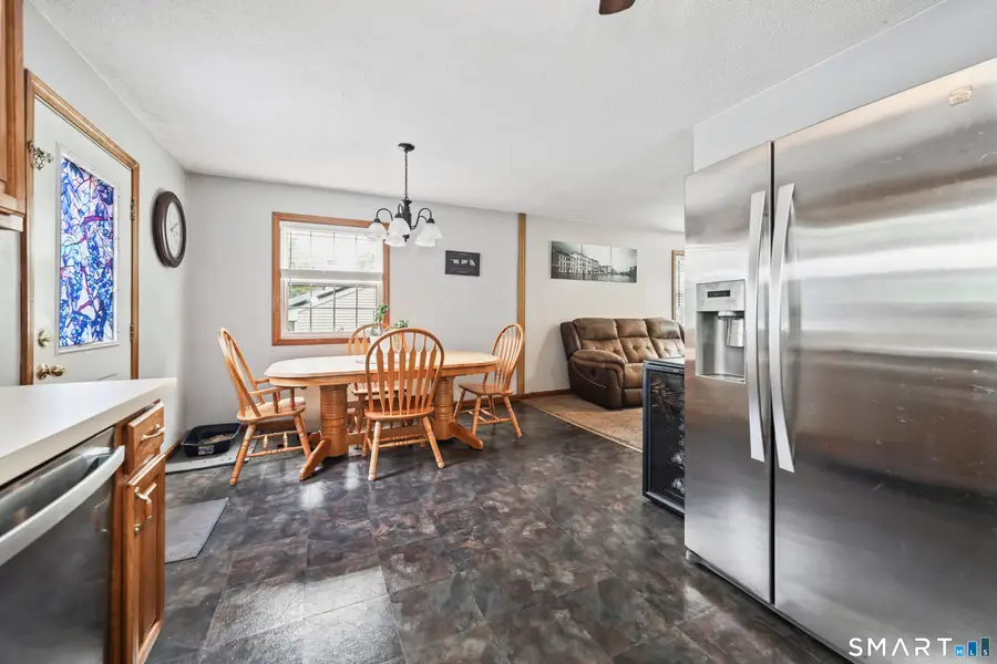 33 Red Robin Road, Naugatuck, CT 06770 - #3