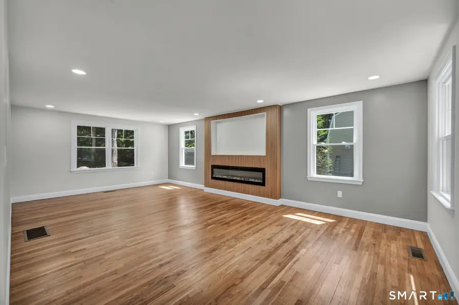 22 Trumbull Road, Waterford, CT 06385 - #3