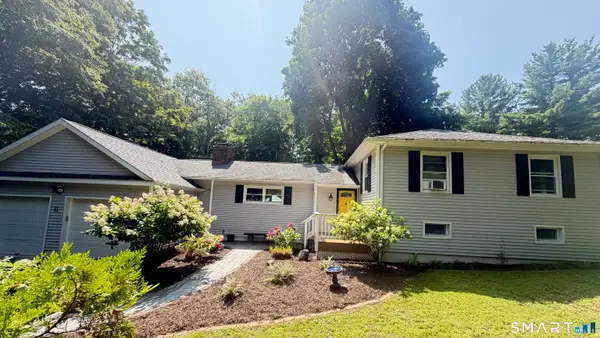 11 Hall Passway, Danbury, CT 06811