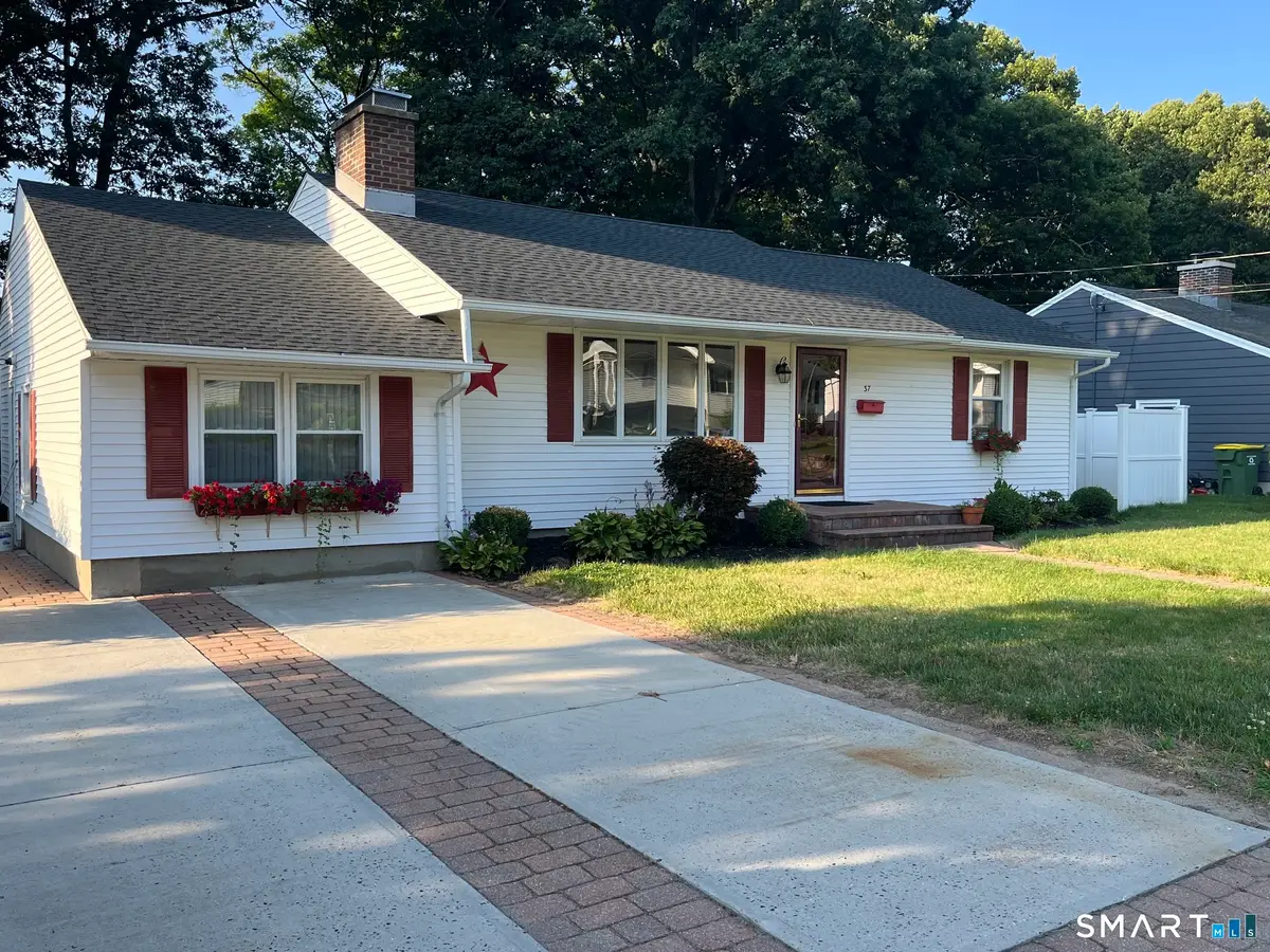 37 Fleetwood Drive, Waterbury, CT 06706 - #1