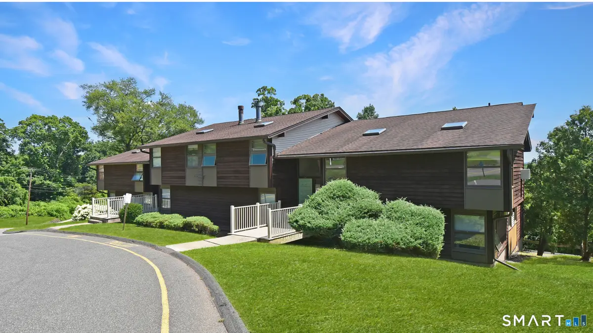 121 Country Squire Drive #B, Cromwell, CT 06416 - #1