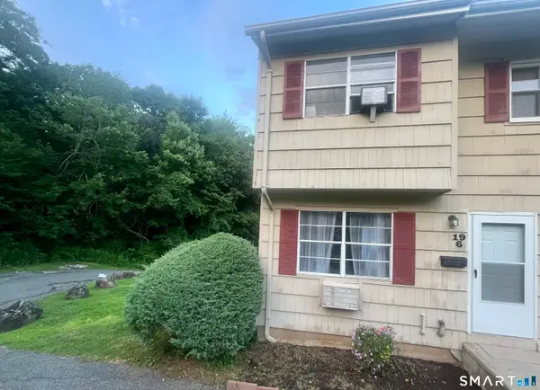 19 Coach Circle #6, Naugatuck, CT 06770