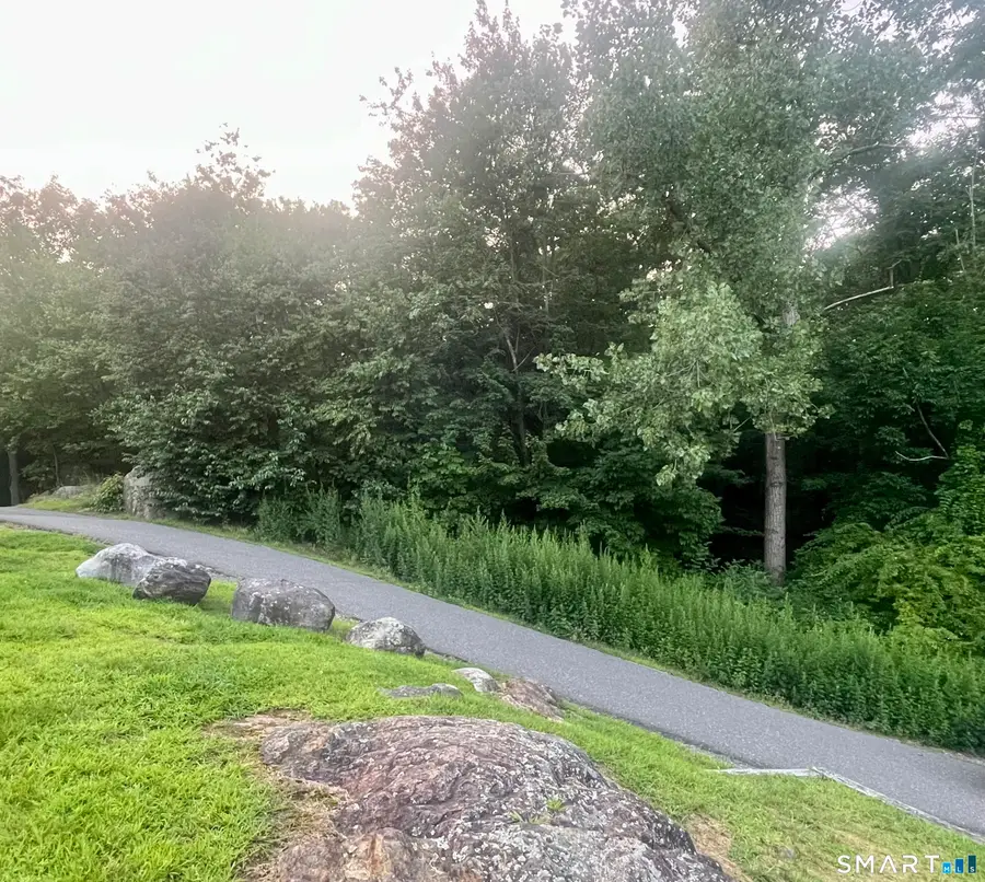 19 Coach Circle #6, Naugatuck, CT 06770 - #2