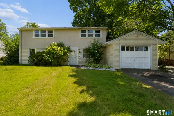 33 Assisi Way, Norwalk, CT 06854