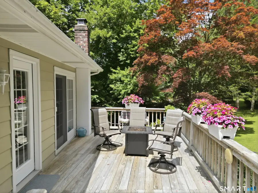 13 Paradise Court, New Fairfield, CT 06812 - #3
