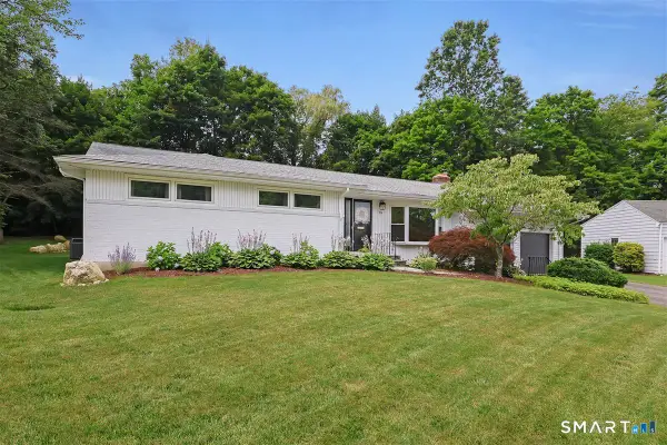 19 Tanglewood Road, West Hartford, CT 06117