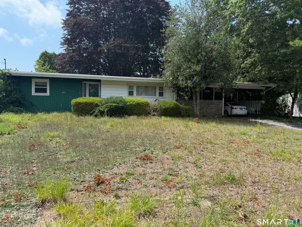 17 Russ Sim Heights, Groton, CT 06340