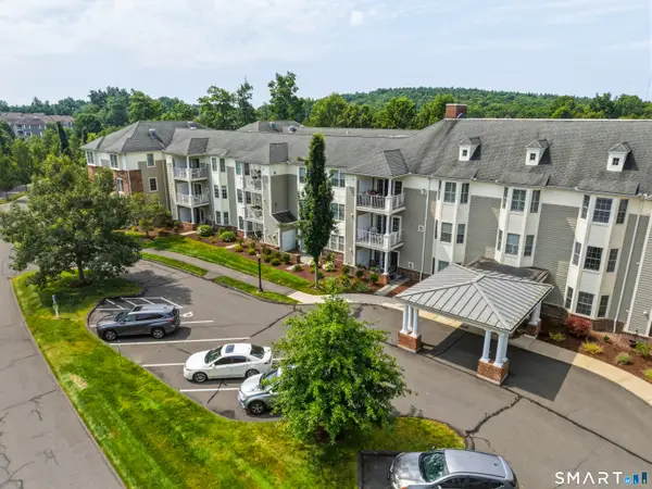25 Cassandra Boulevard #204, West Hartford, CT 06107