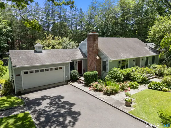 21 Hampton Lane, New Canaan, CT 06840