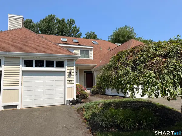 42 Summerfield Gardens #42, Shelton, CT 06484