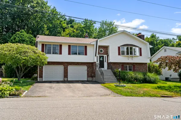 11 Middleway East, Waterbury, CT 06708