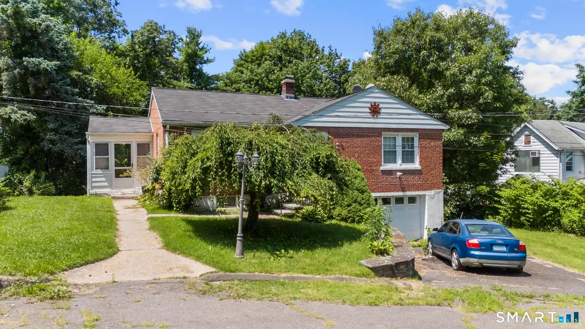 33 Garrassino Place, Waterbury, CT 06706 - #1