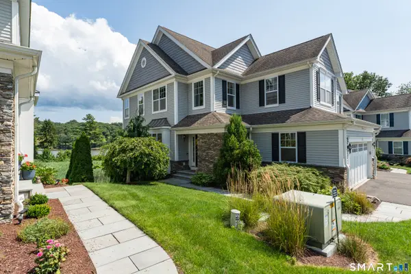 560 River Road #16, Shelton, CT 06484