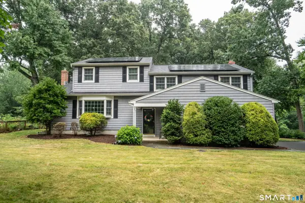 20 Munnisunk Drive, Simsbury, CT 06070