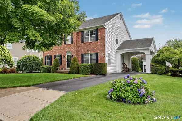 90 Lexington Way South, Milford, CT 06461