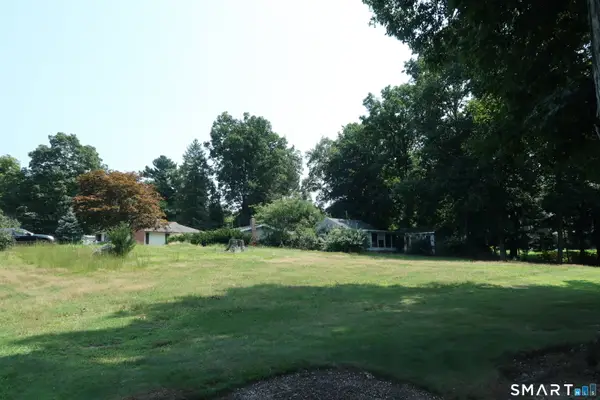 31 Middle Road, Guilford, CT 06437