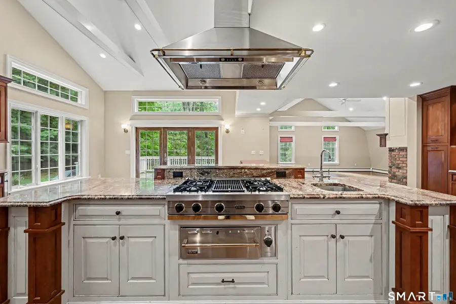 8 Indian Rock Place, Wilton, CT 06897 - #2
