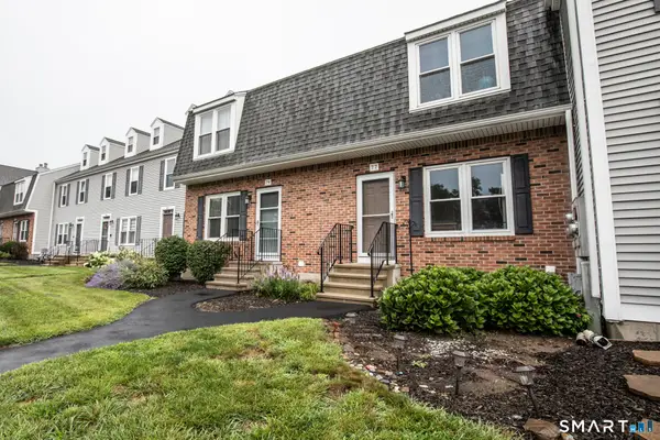 77 Newbury Lane #77, Wallingford, CT 06492