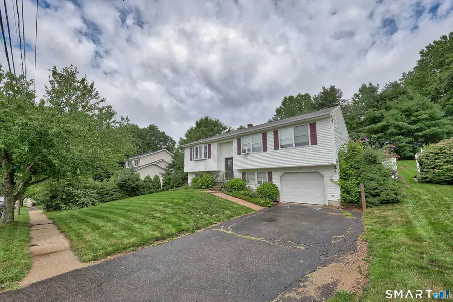 21 Applewood Lane, Naugatuck, CT 06770 - #3