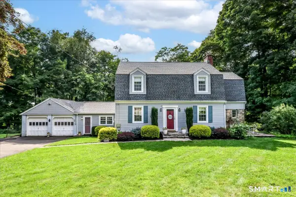 10 North Beech Tree Road, Brookfield, CT 06804