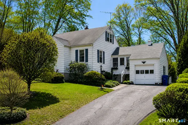 95 Lake Avenue, Trumbull, CT 06611