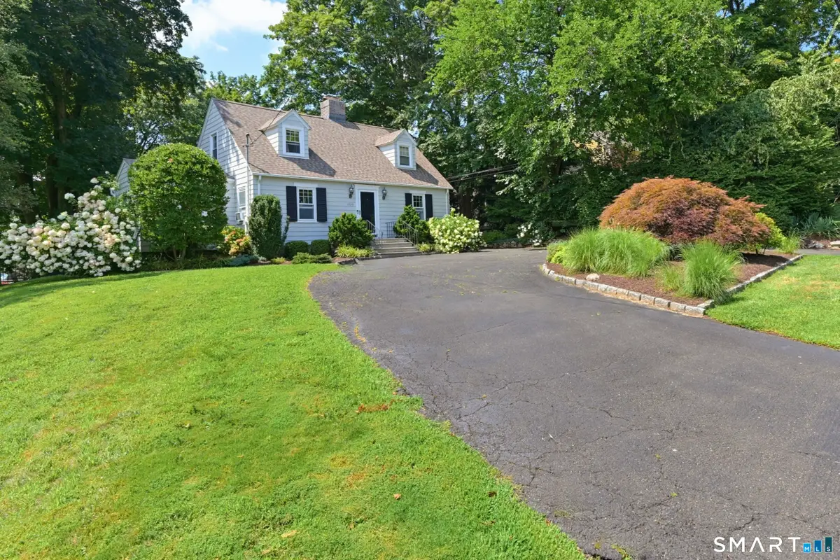 1923 Huntington Turnpike, Trumbull, CT 06611 - #1