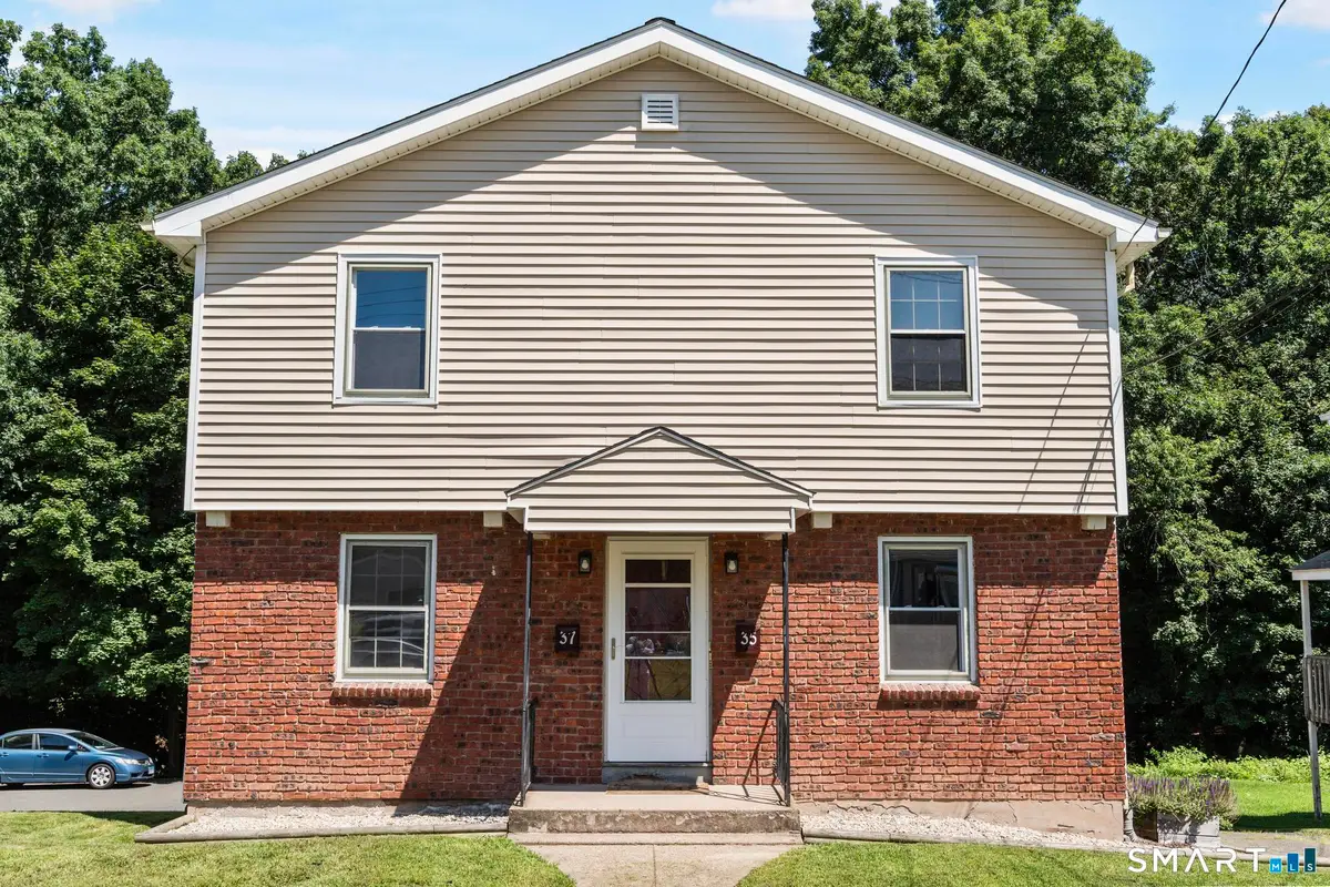 35 Glenwood Street, Manchester, CT 06040 - #1