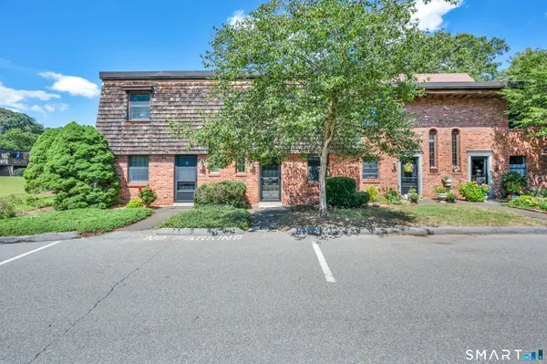 85 River Road #G2, Essex, CT 06426