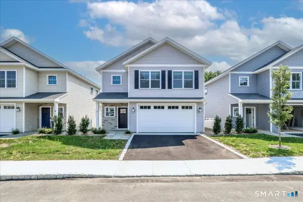 8 Fieldstone Court #8, Bethel, CT 06801