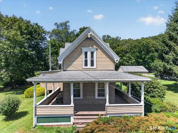 138 Old Norwich Road, Waterford, CT 06375